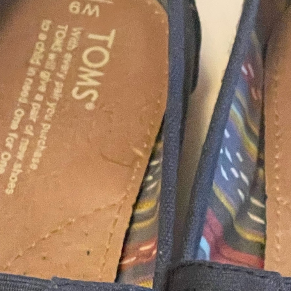 Tom’s canvas shoes